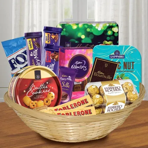 Wonderful Chocolates Hamper for Brothers