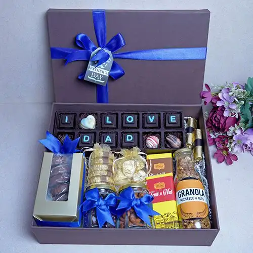 Assorted Chocolates N Gourmet Treats Hamper