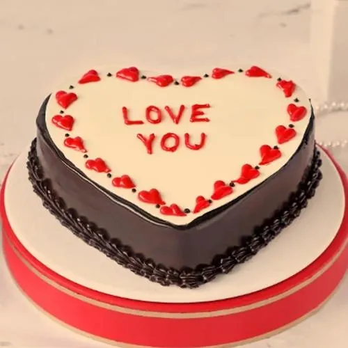 Smooth Heart Shape Cake in Chocolate Flavor