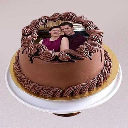 Mouthwatering Round Shape Chocolate Photo Cake