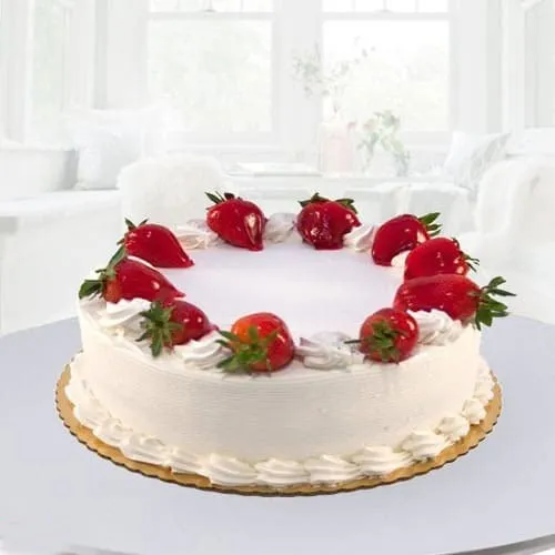 Fresh Baked Eggless Strawberry Cake for Mom