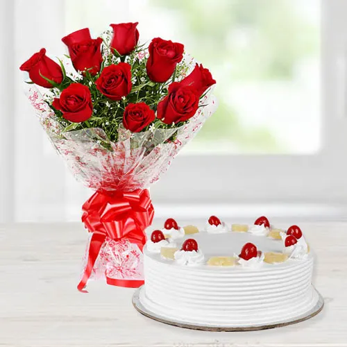 Marvelous Pineapple Cake with Rose Bouquet