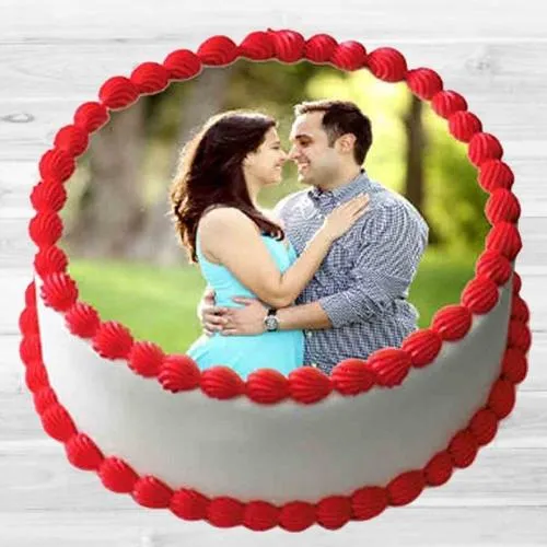 Gratifying Hug Day Special Vanilla Photo Cake