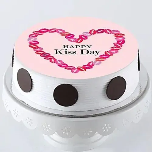 Appetizing Vanilla Flavor Photo Cake for Kiss Day