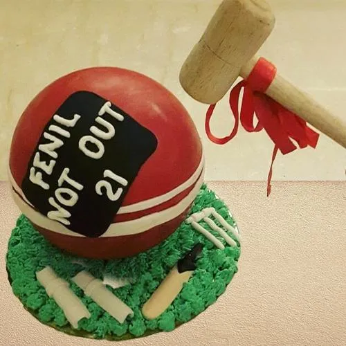 Trendy Pi�ata Cake for Cricket Lovers