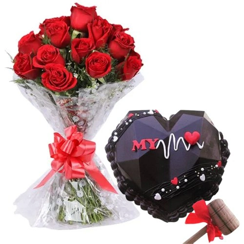 Delicious My Heart Piata Cake with Red Roses Bouquet