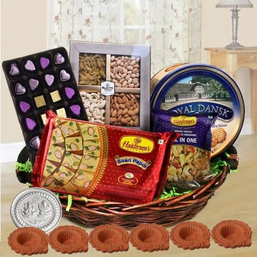 Exclusive Diwali Hamper with Diya n Free Coin