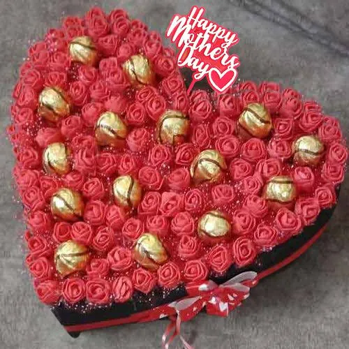 Beautiful Sapphire Hazelfills Chocolate N Art Rose Heart Bed with Moms Day Topper