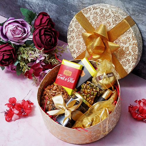 Premium Golden Hamper for Mom