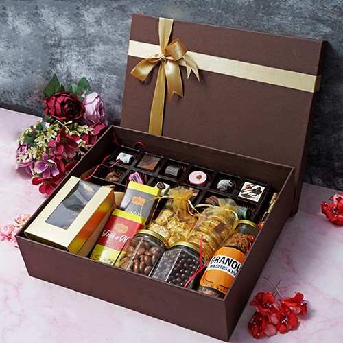 Classically Arranged Mothers Day Crunchy N Sweet Treat Box