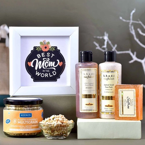 Remarkable Khadi Beauty Hamper with Best Mom Frame