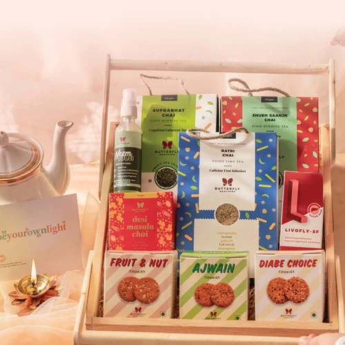 Ravishing Kushaal Tea N Assorted Snacks Hamper