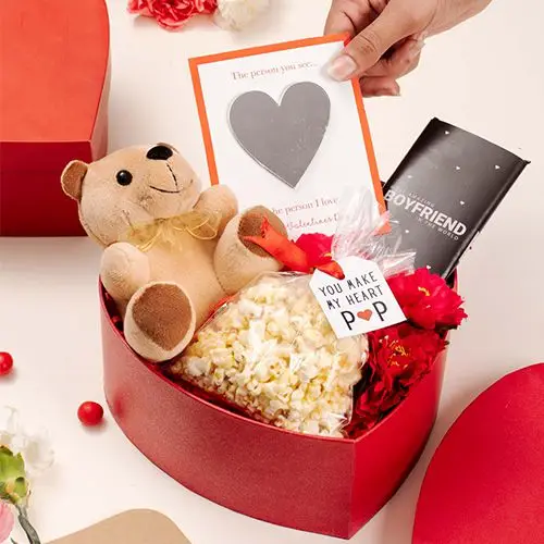 Heartfelt Surprises Gift Hamper