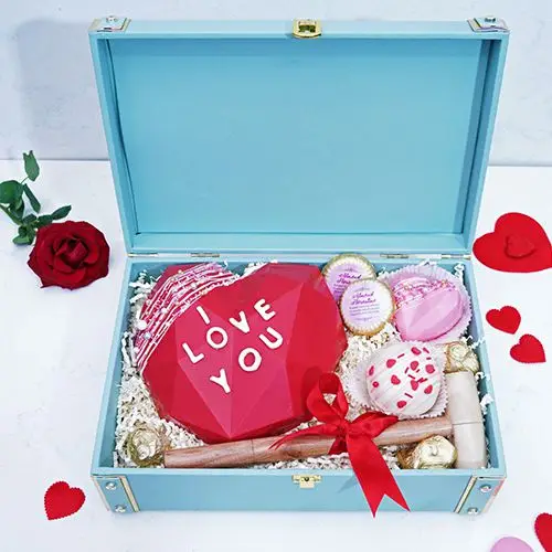Heartwarming Chocolaty Surprise Box
