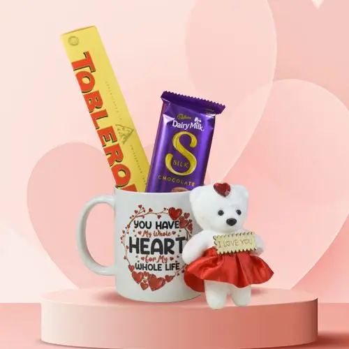 Heartwarming Valentine Surprises Hamper