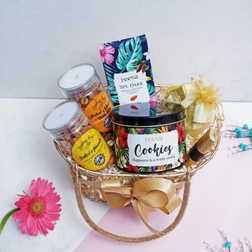 Elegant Womens Day Indulgence Hamper