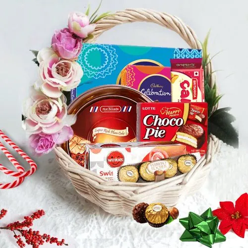 Connoisseurs Choice Gift Basket with Swiss Roll for Xmas