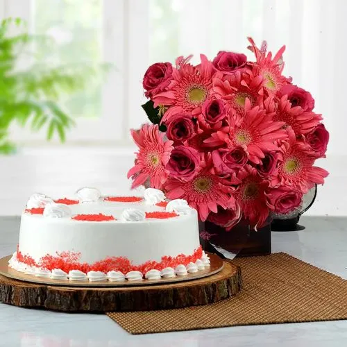 Cheerful Combo of Pink Flowering Bouquet n Red Velvet Cake