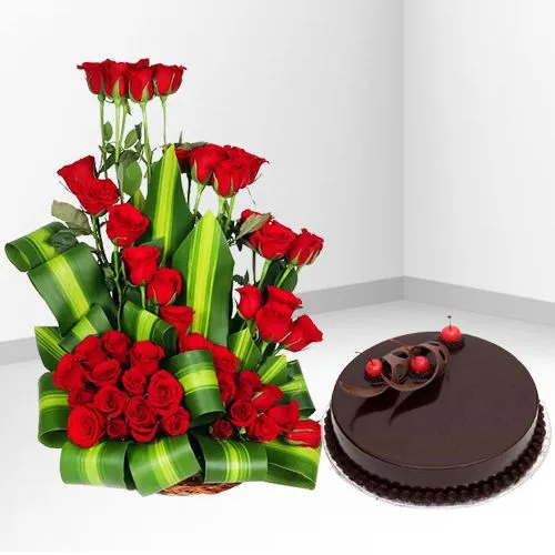 Special Red Roses Arrangement with Chocolate Truffle Cake