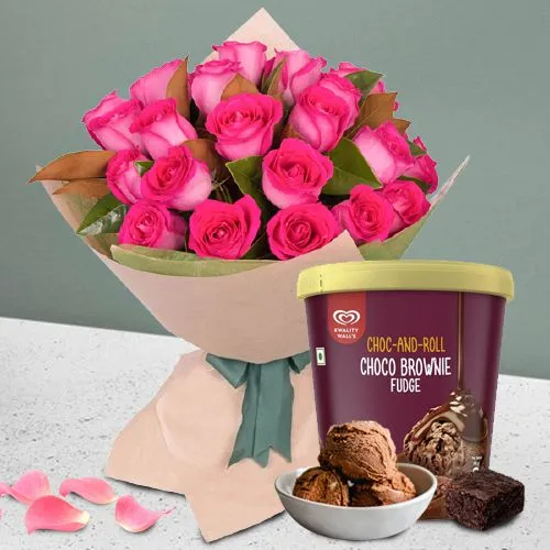Lovers Favorite Pink Roses Bouquet with Kwality Walls Choco Fudge Ice Cream