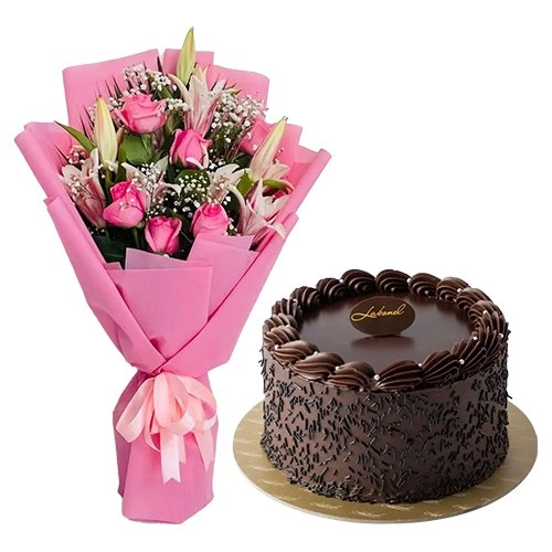 Forever in Love Bouquet of Pink Roses n Chocolate Cake Combo