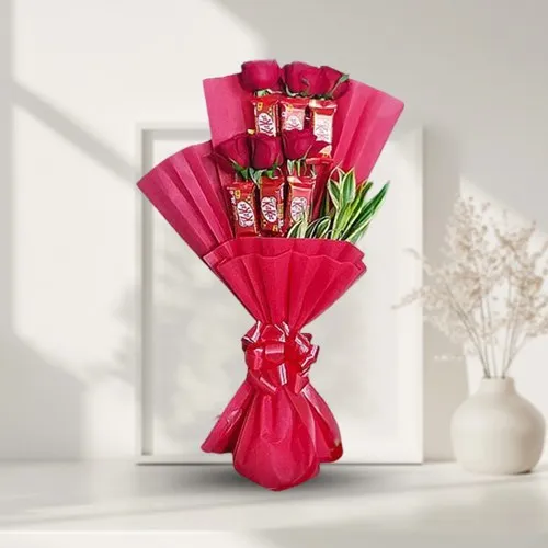 Dazzling Valentine Gift Bouquet of Midnight Love at 12