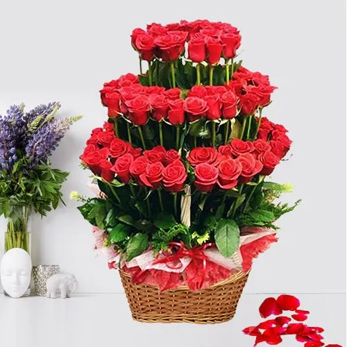 Pretty 100 Red Roses Layer Arrangement