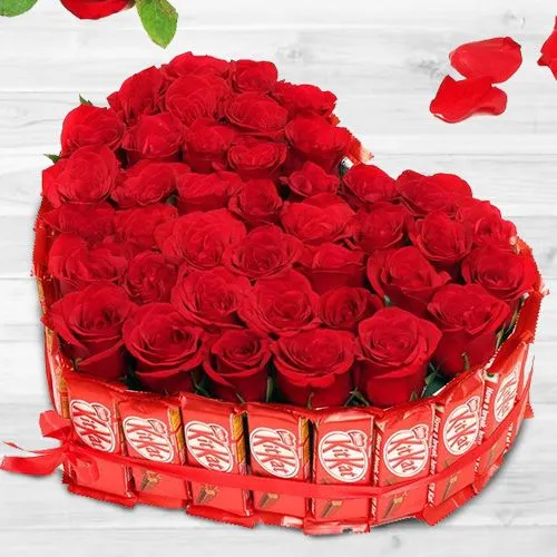 Valentine Red Roses n Kitkat in Heart Shape Arrangement