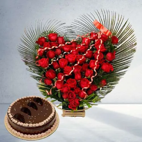 Heart Shape Bouquet of Red Roses with Choco Truffle Cake