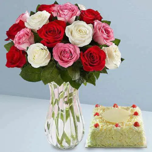 Alluring Combo of Mixed Roses in Vase with White Forest Cake