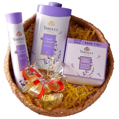 Marvelous Yardley London English Lavender Grooming Kit with Handmade Chocolate