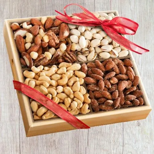 Fabulous Gift Tray of Assorted Dry Fruits for Mom