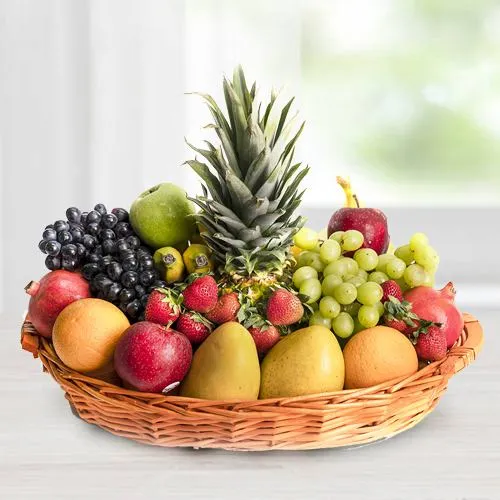 Delicious Seasonal Fruits basket gift hamper