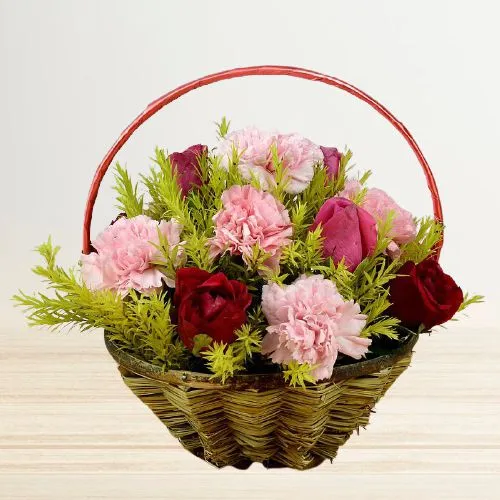 Splendid Basket of Red N Pink Roses N Carnations