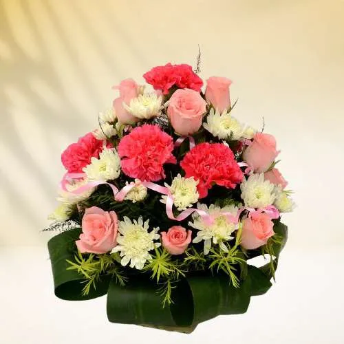 Beautiful Pink Roses n Carnations with Daisies in Basket