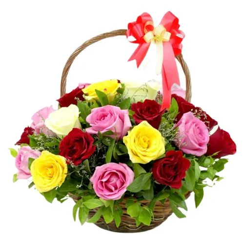 Mesmerizing 15 Mixed Roses in a Beautiful Arrangement