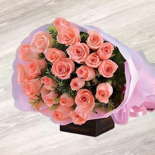 Expressive Peach Roses Floral Bunch