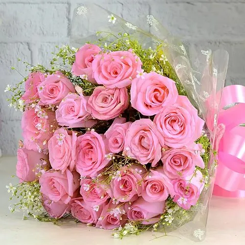 Elegant Bouquet of Pink Roses	