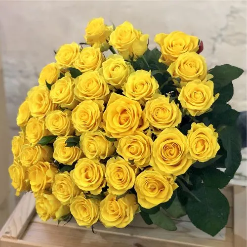 Spectacular Yellow Roses Sunny Time Bouquet