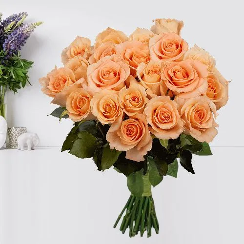 Stunning Bouquet of Long Stemmed Peach Roses