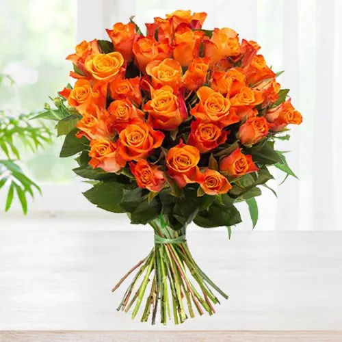 Artful Bunch of Unforgettable Orange Roses