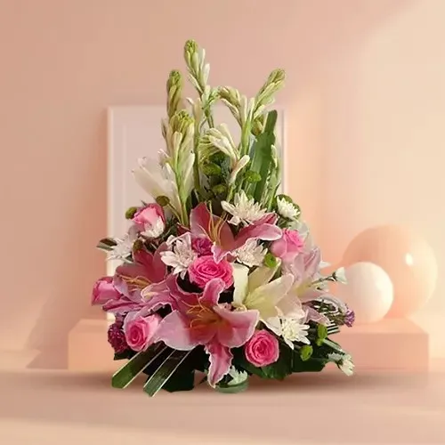 Charming Mixed Flowers Arrangement