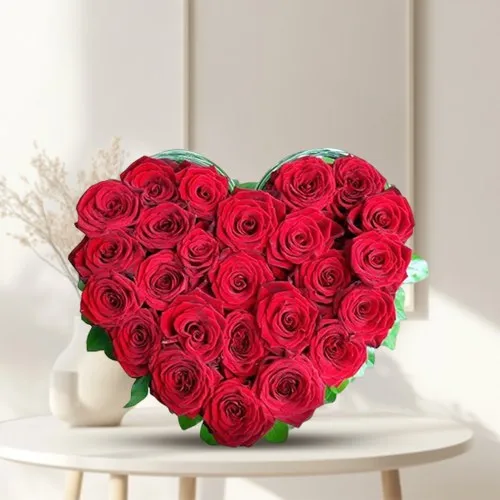 Valentines Day Gift of Heart Shape Red Roses Arrangement