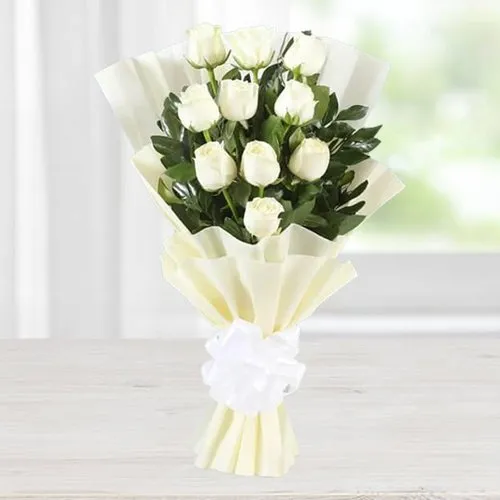 Zesty Collection of White Roses Bunch