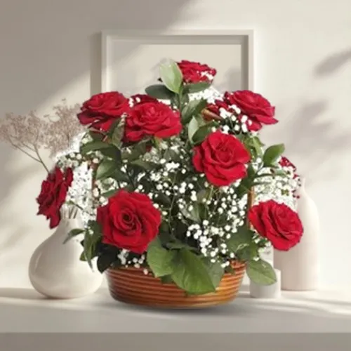 Sending Arrangement of Red Roses for Birthday