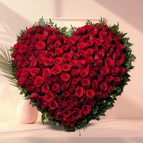 Fantastic Red Rose Heart (150 Roses)