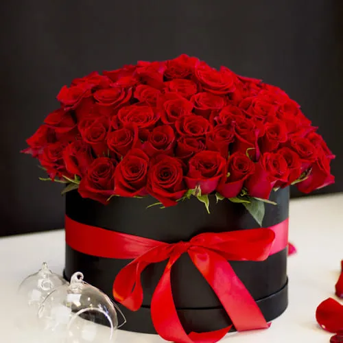Amazing Arrangement of Red Roses in Black Hat Box