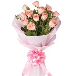 Elegant Pink Roses arranged in a Bunch
