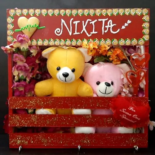 Appealing Selection of Key Holder, Teddy n Flowers for Your Valentine
