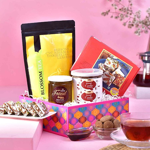 Delectable Hamper of Healthy Assortments